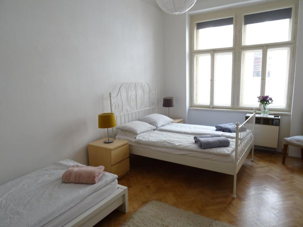 Garden Apartment On Art Nouveau Street In Central Prague Praga Exterior foto